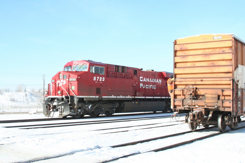Eastbound Intermodal Leaving Alyth Yard