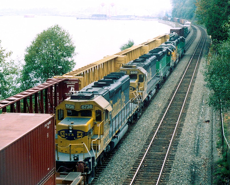 Eastbound SD40-2\'s