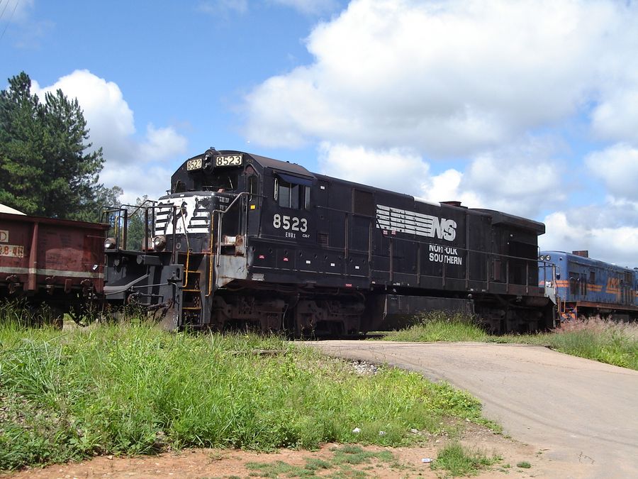 EFVM 8523