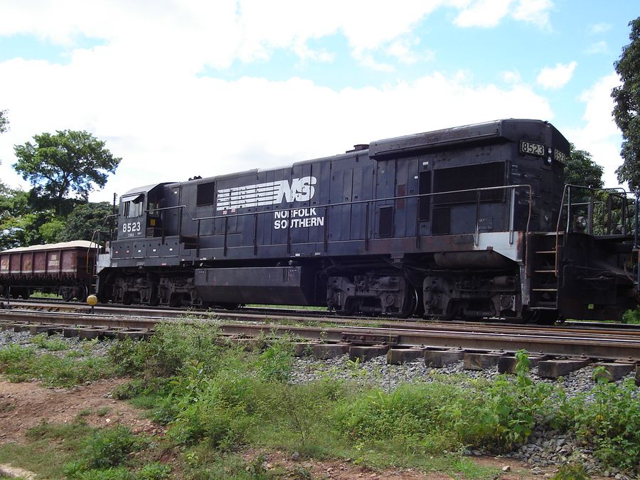 EFVM 8523