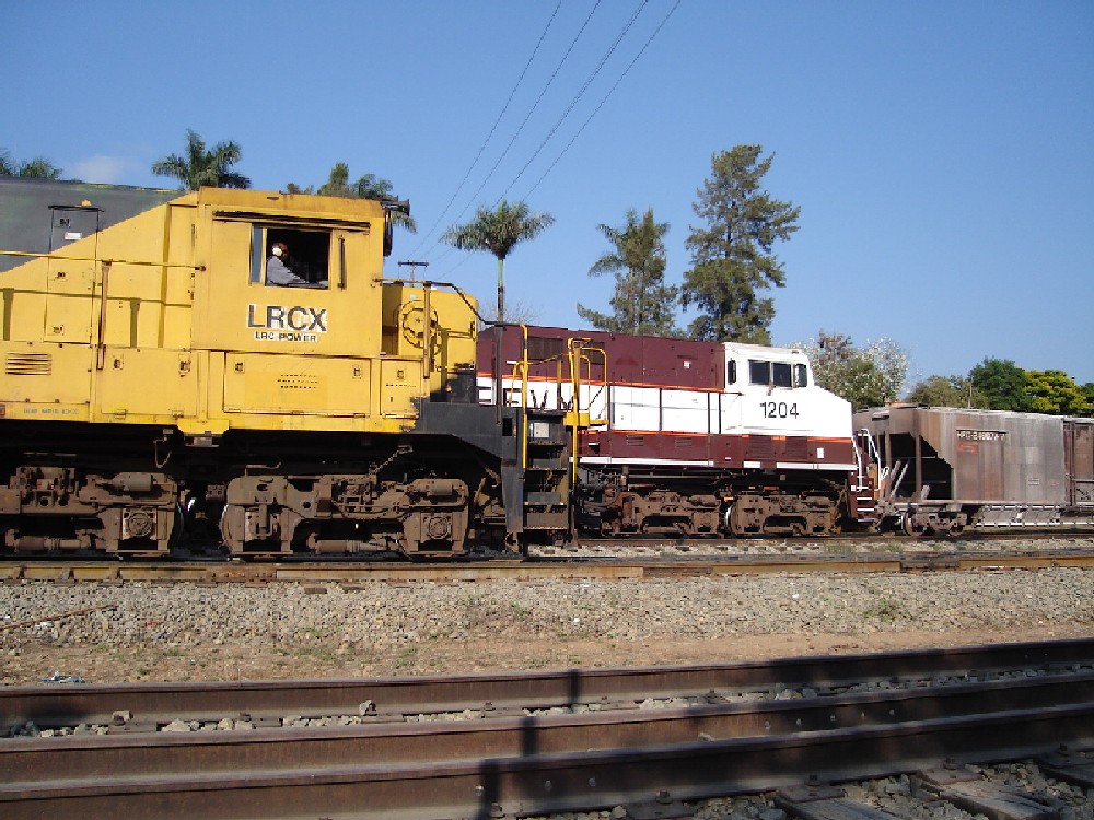 EFVM 9537 and 1204