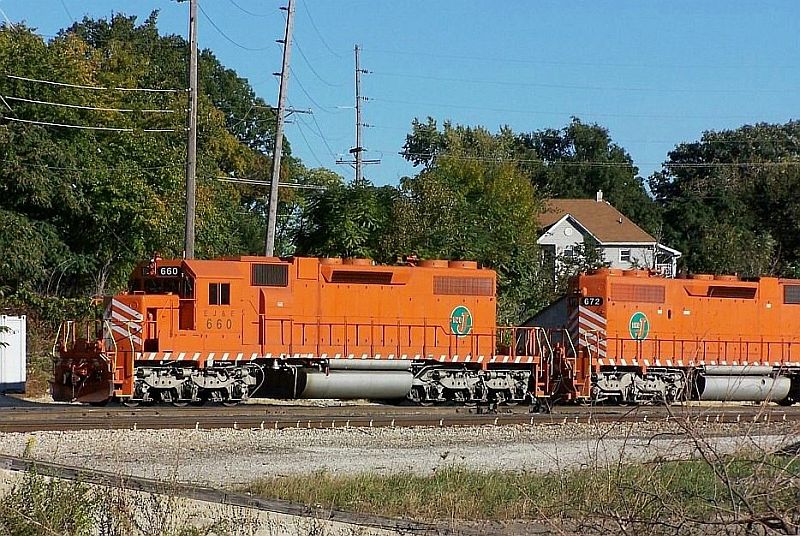 EJ&E 660 and EJ&E 672 at Joliet