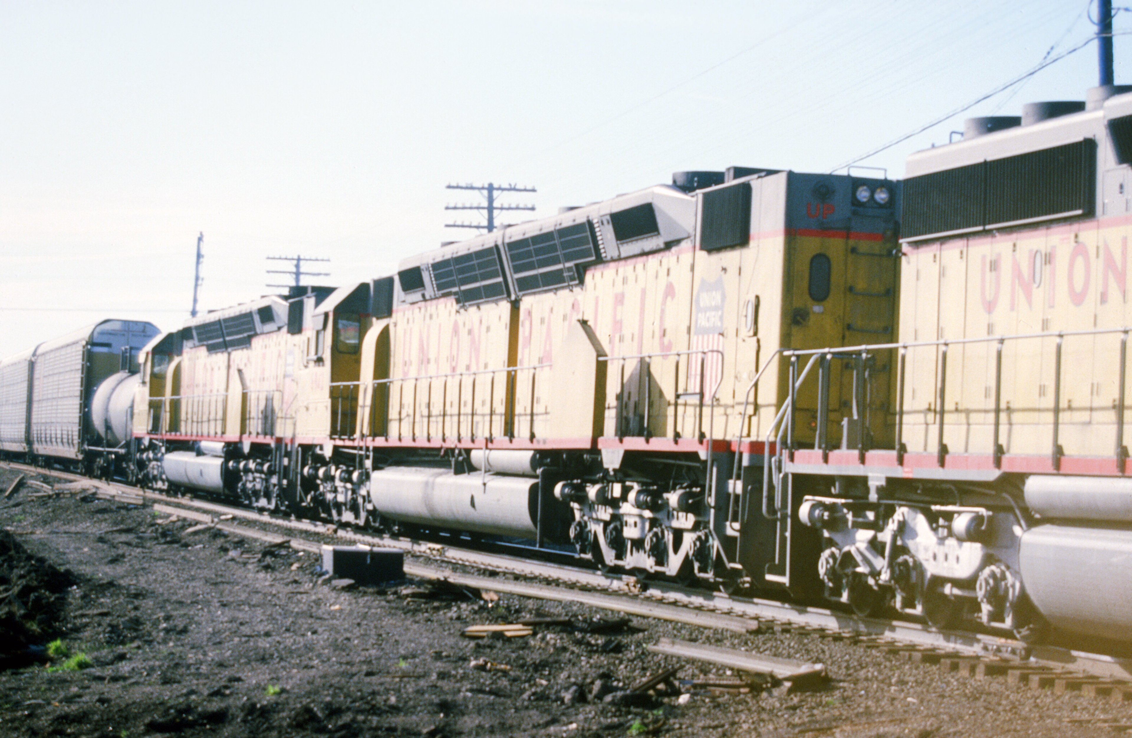 EMD DD40's