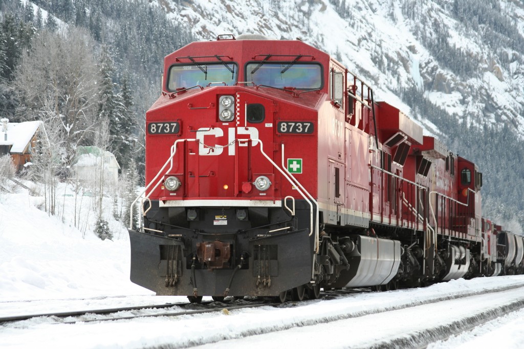ES44AC Unit from Westbound Intermodal at Field