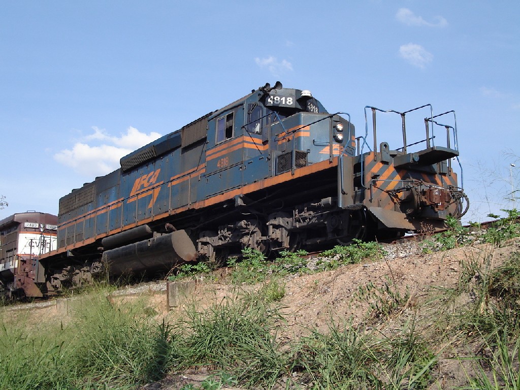FCA 4818 at Embirussu yard