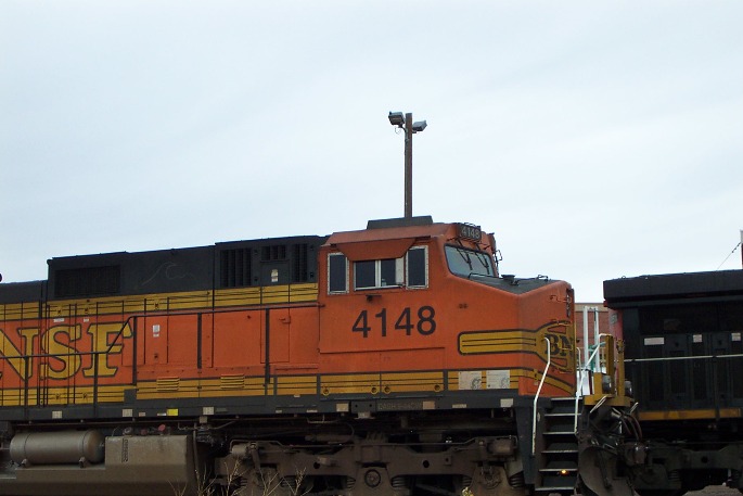 Front half of BNSF Dash9 #4148