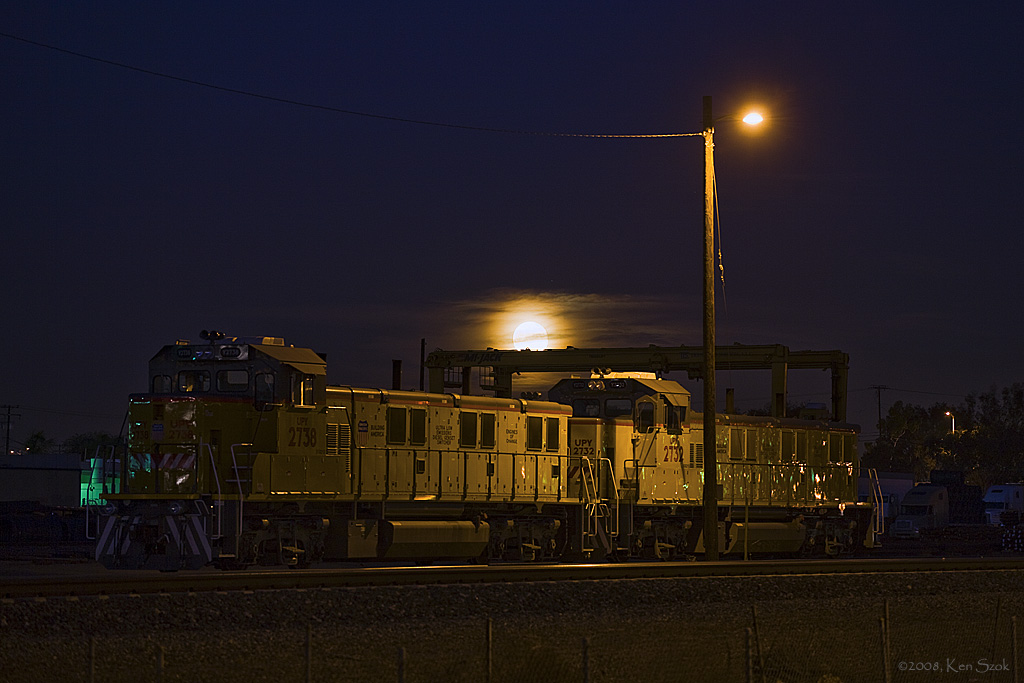 Gensest Moonrise