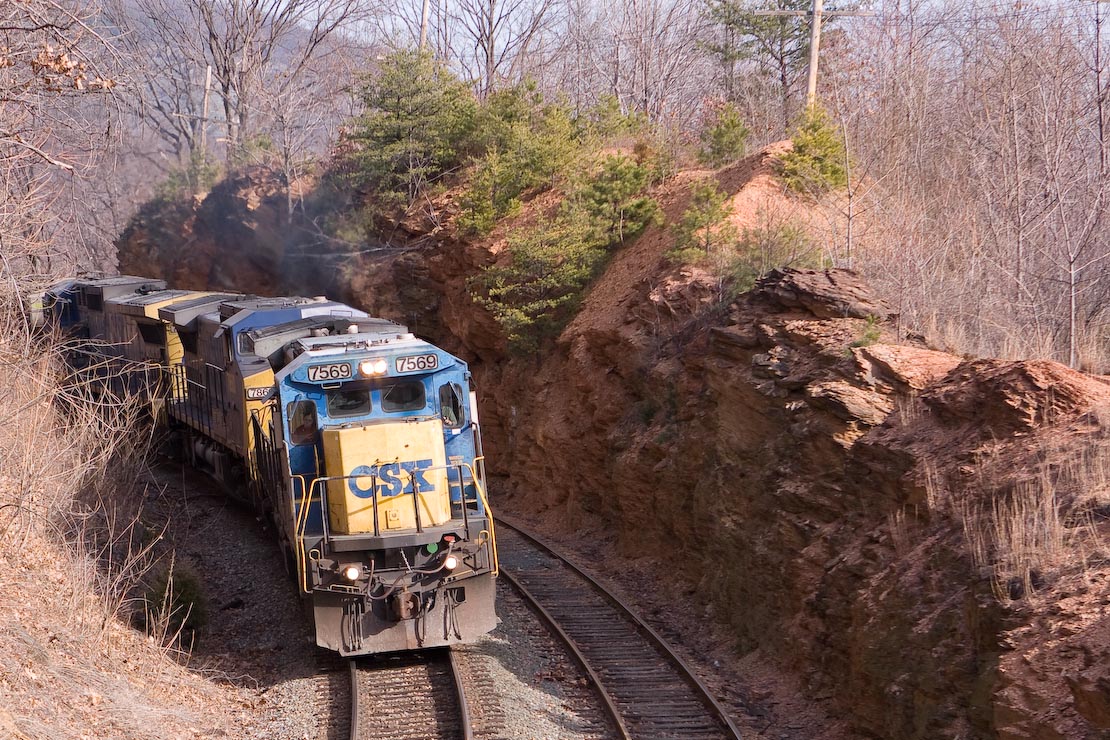 Grainer Coming into Afton, VA at 5 MPH.