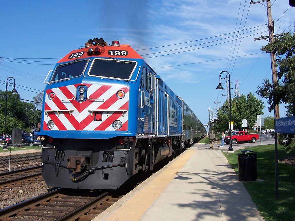 Metra 199 at Downers Grove