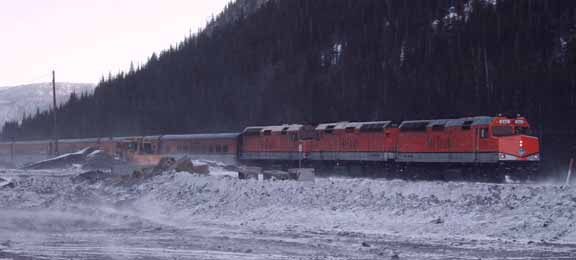 MG_9509_Ski_Train_Stuck_in_front_of_the_tunnel1