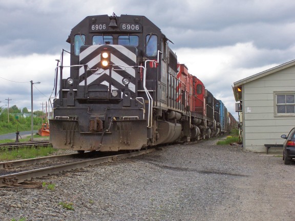 NBEC #402 pulling up to the Miramichi NBEC depot
