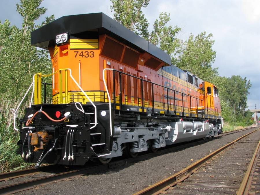 NEW BNSF GE at Erie PA.