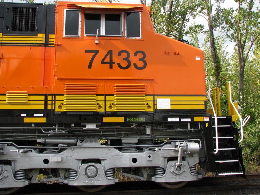 NEW BNSF GE at Erie PA.