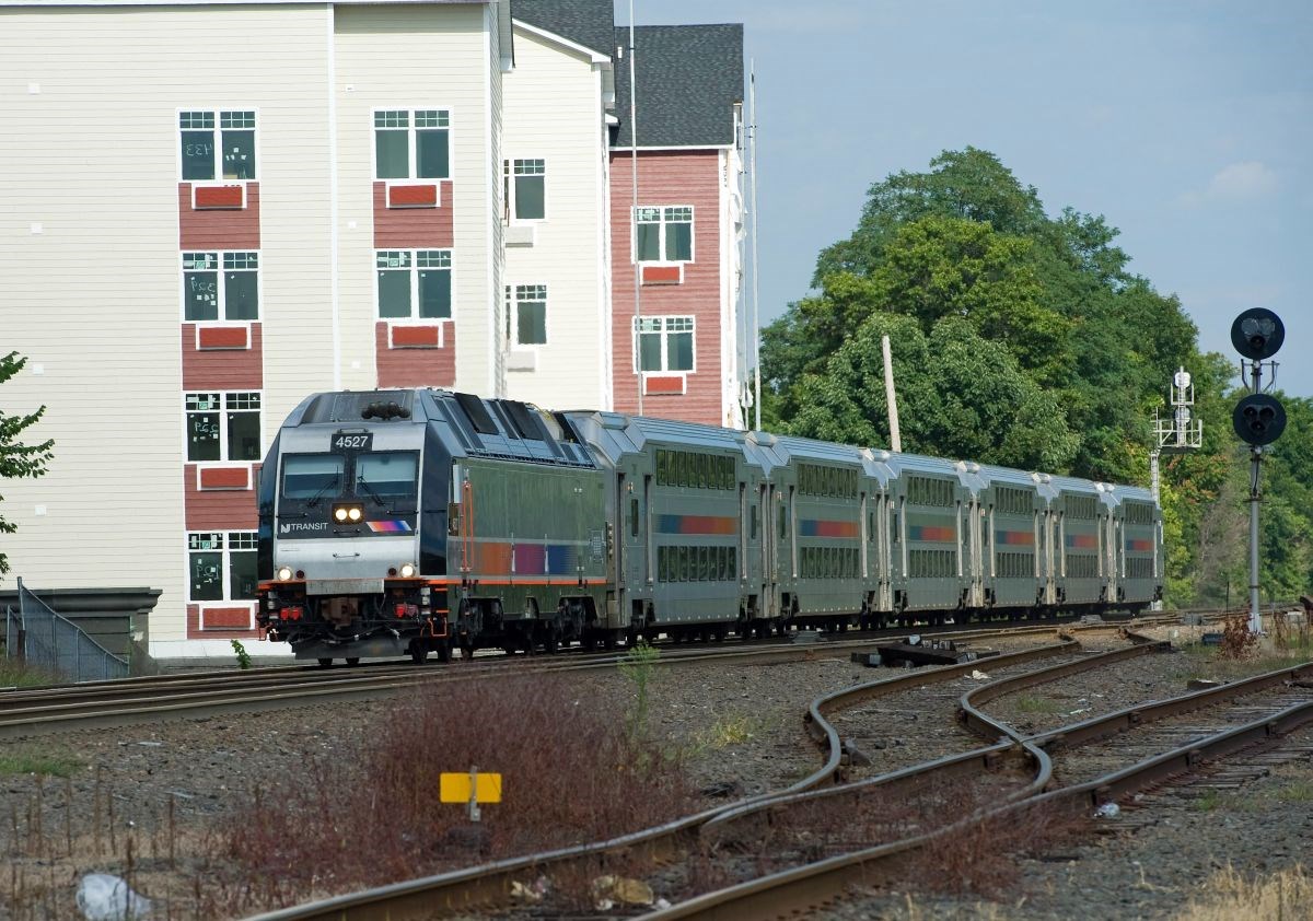 New Jersey Transit 4527