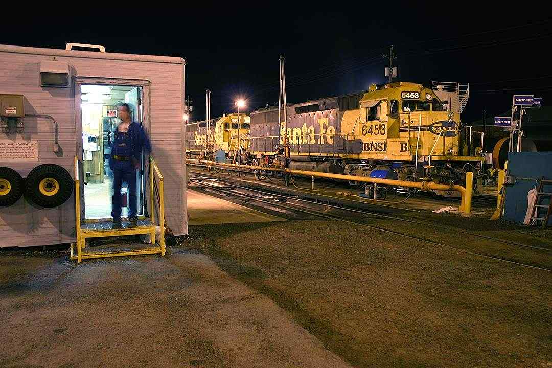 Nighttime on Temple fueling pad