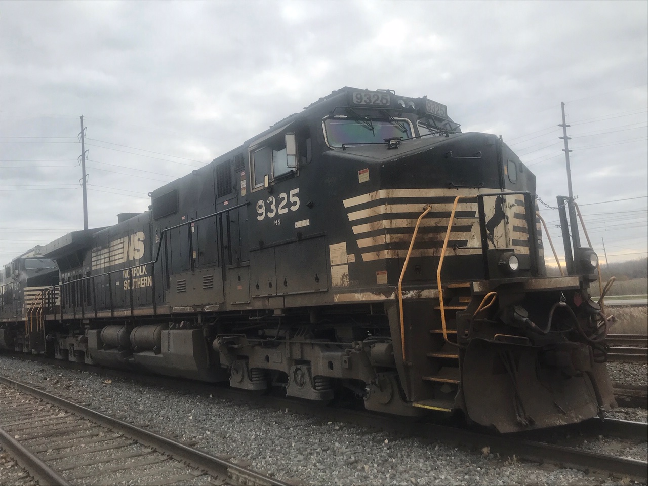 Norfolk Southern Diesel Locomotive.jpg