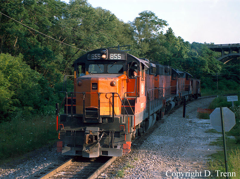 Northbound B&LE #855