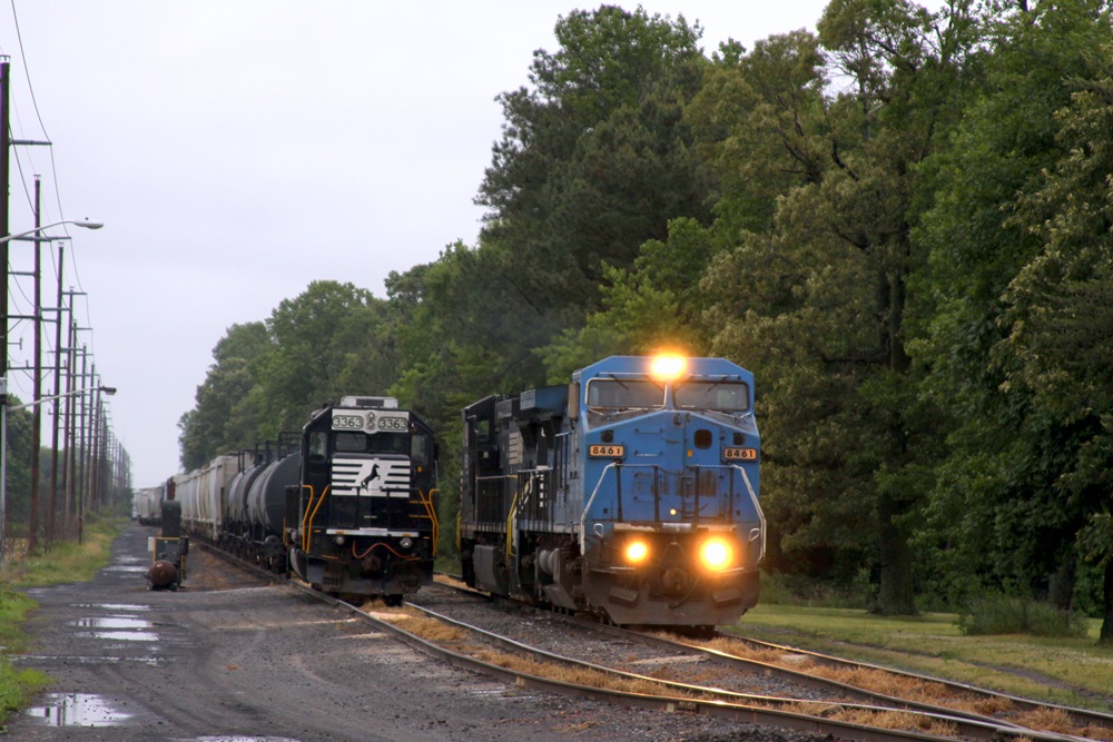 NS 13G northbound train