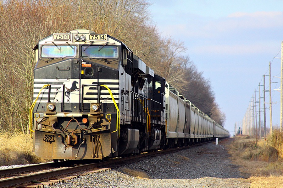 NS 42K (load grain) southbound train