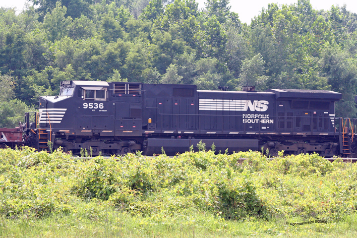 NS #9536 D0-40CW heading west out of Elkhart, IN