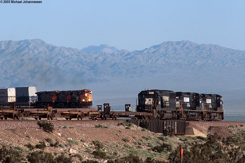 NS and BNSF at Siberia