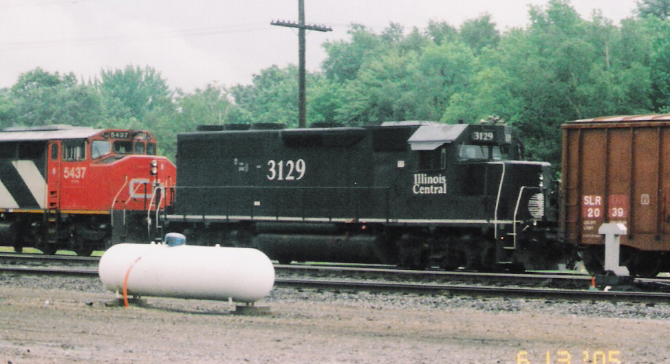 Odd GP40-2...