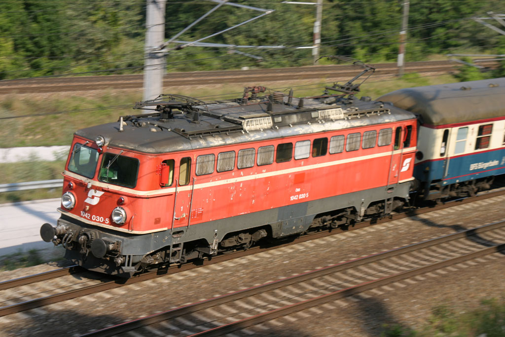 Old 1042 engine on highspeed track