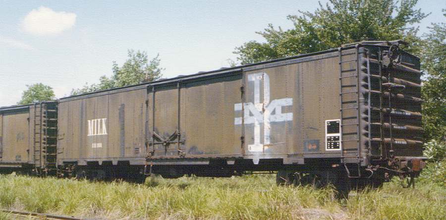 Old B&M milk cars
