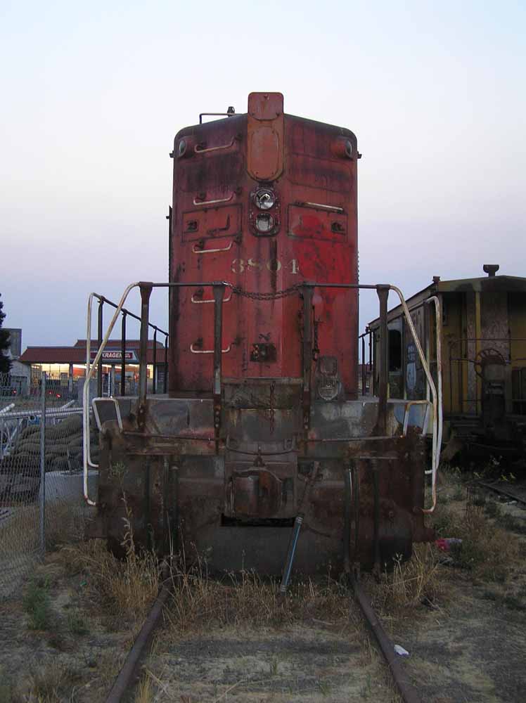 OLD NWP AND NC RR GP-9 LOCOMOTIVE #3804