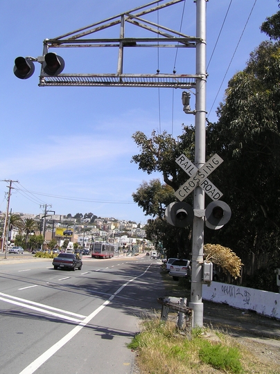 Old SP Crossing Signal at  northwest Bayshore Rail Yard Entrance