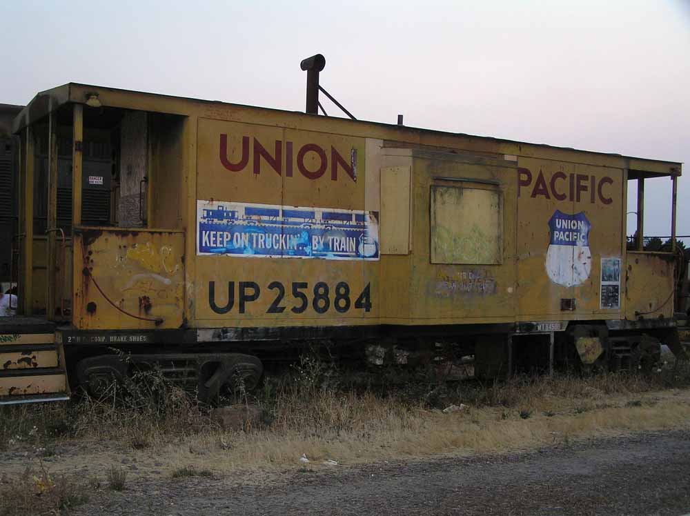 Old Union Pacific Caboose 25884