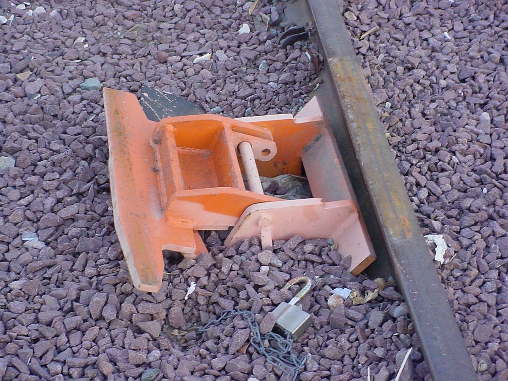 Open derailer