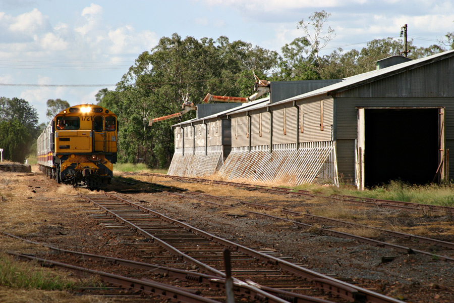 Passing Wooroolin Grain Shed