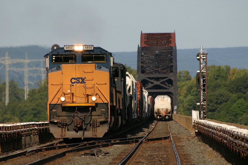 Q436 crossing the Hudson