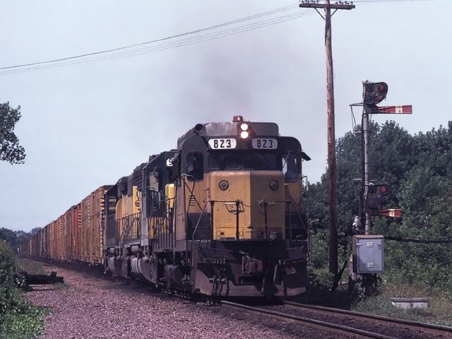 Rare birds: GP30s and semaphores
