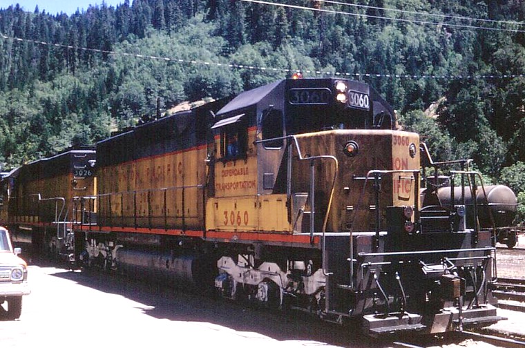 SD-40's at Dunsmuir
