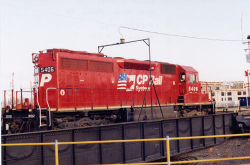 SD40 on Turntable