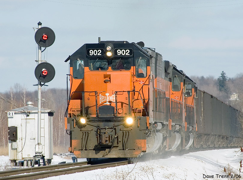 Southbound B&LE #902 at "RX" Interlocking