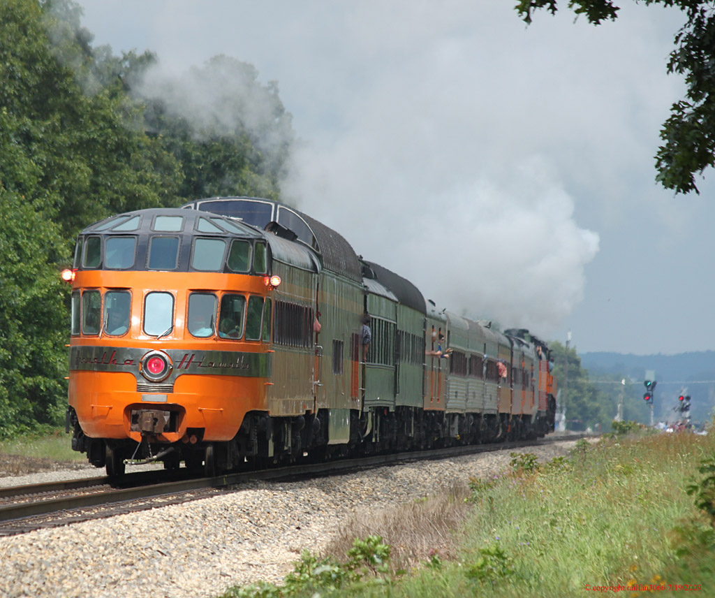 SP 4449 running the Michigan Amtrak line west of Lawton, MI