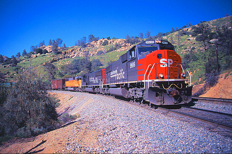 SP SD70M #9806 eastbound @ West Woodford