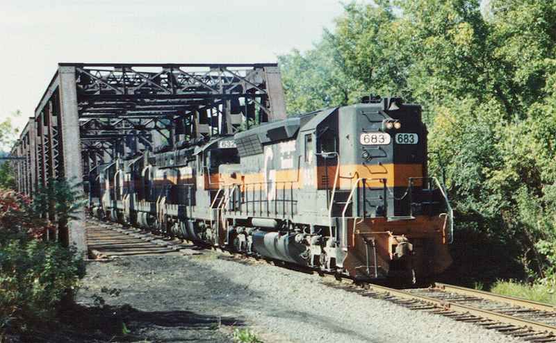 ST 683 crossing the Mohawk