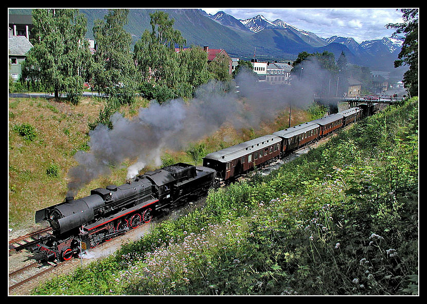 Steamer Leaving ndalsnes