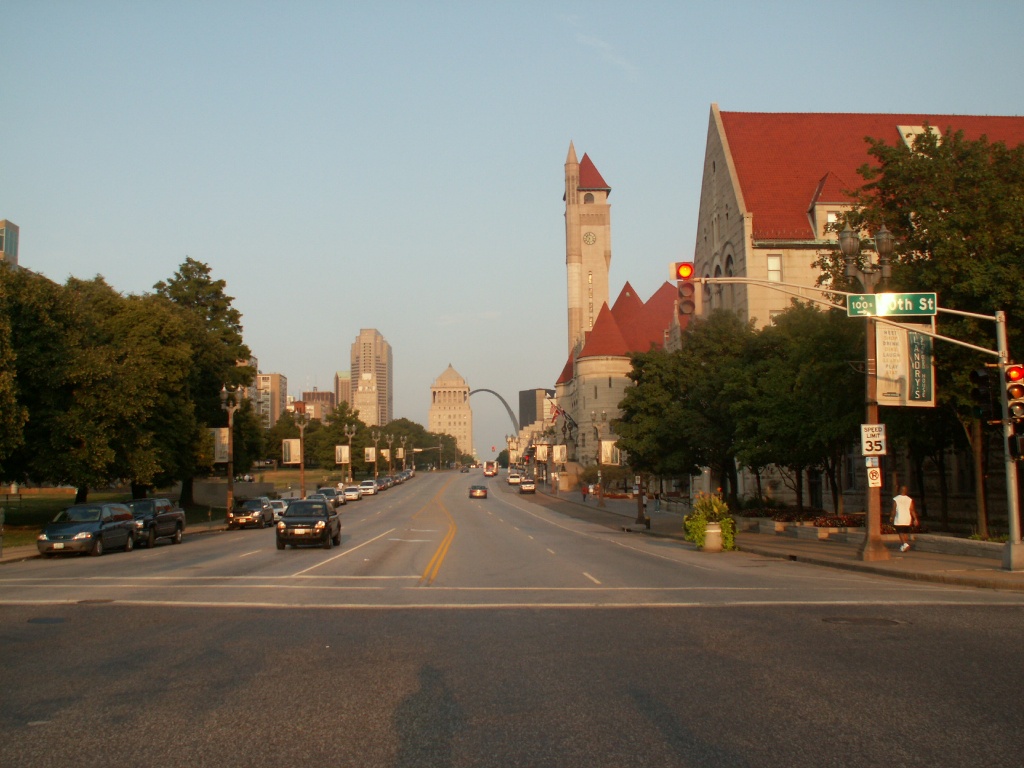 The Shot of the Arch and Union Station