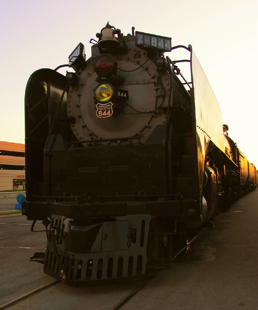 The Sun goes down in Kansas City.