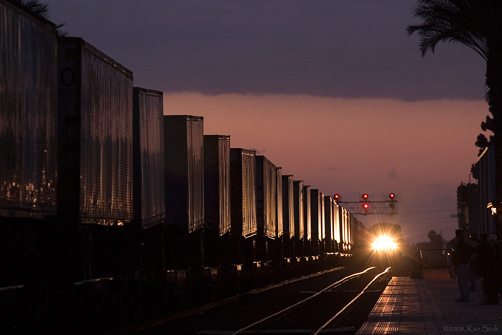 Trailers passing by on approach