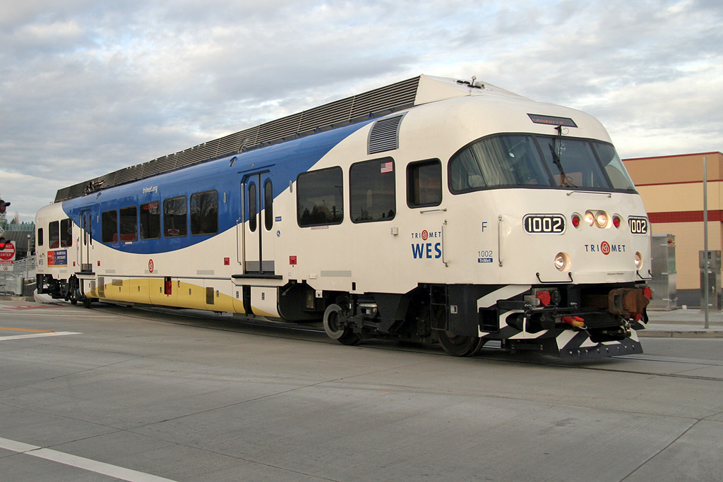 TriMet 1002 Departs