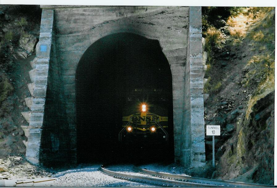 Tunnel 10