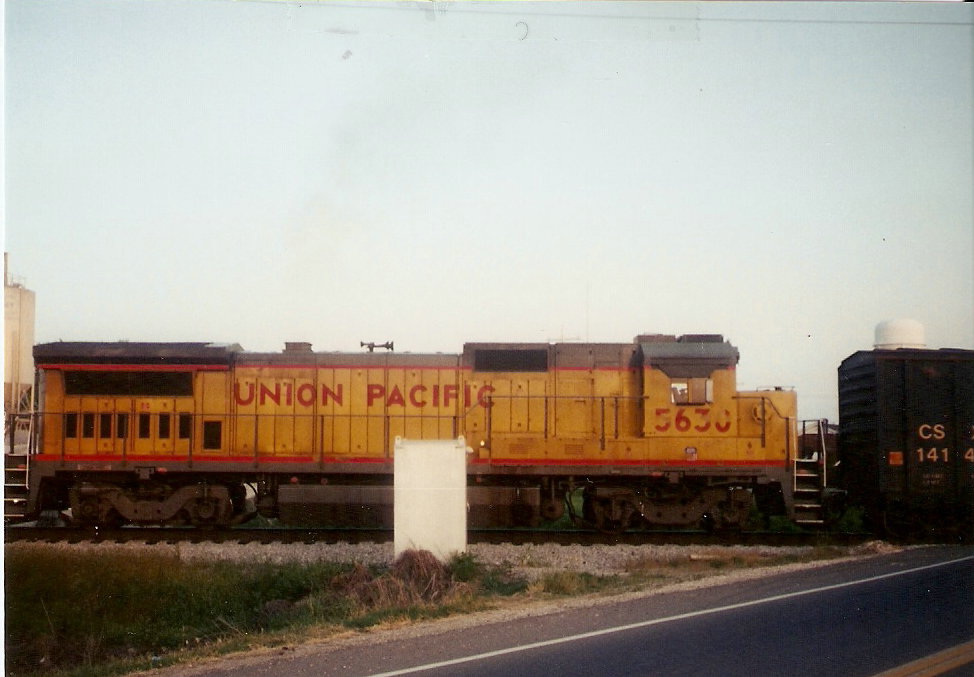 Union Pacific trains in Memphis and Brownsville, Tennessee