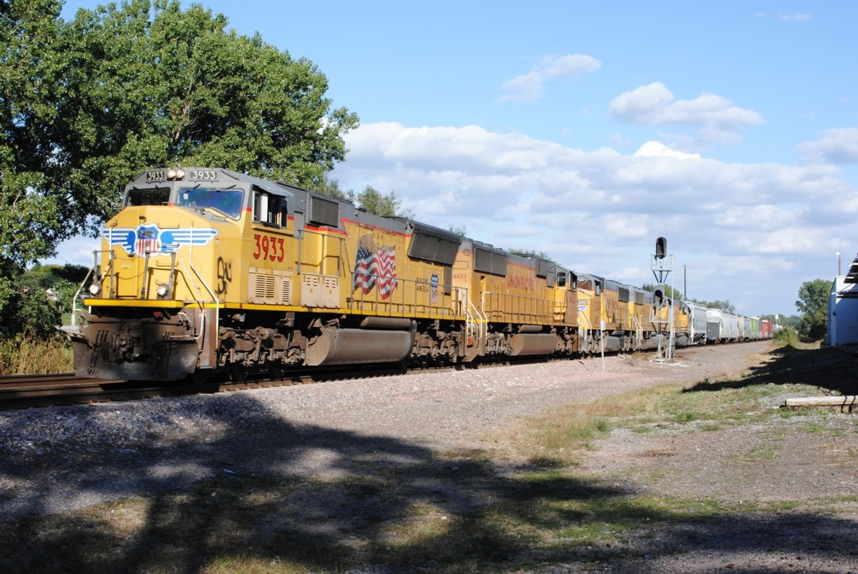 UP 3933