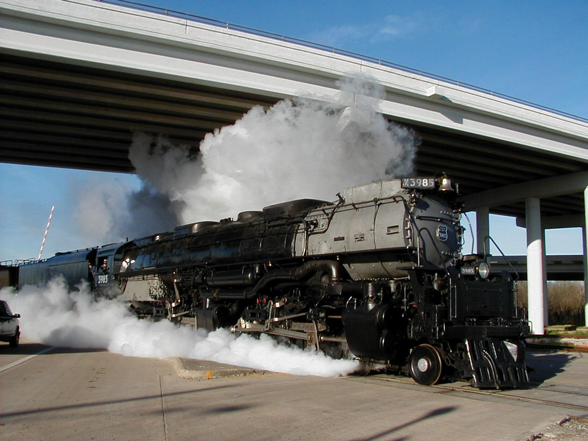UP 3985 at Pierce Jct